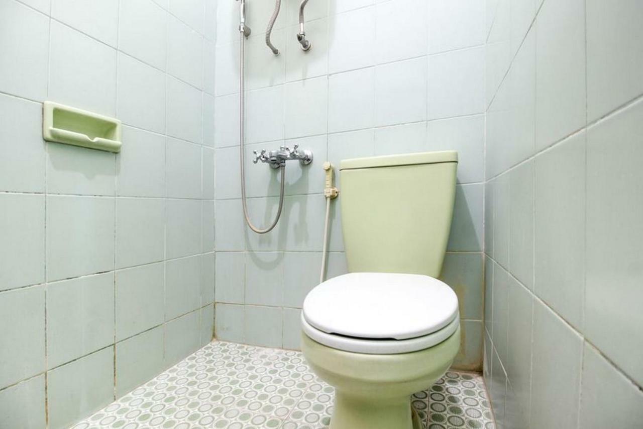 Hotel Reddoorz Syariah At Jalan Menteri Supeno Yogyakarta Esterno foto