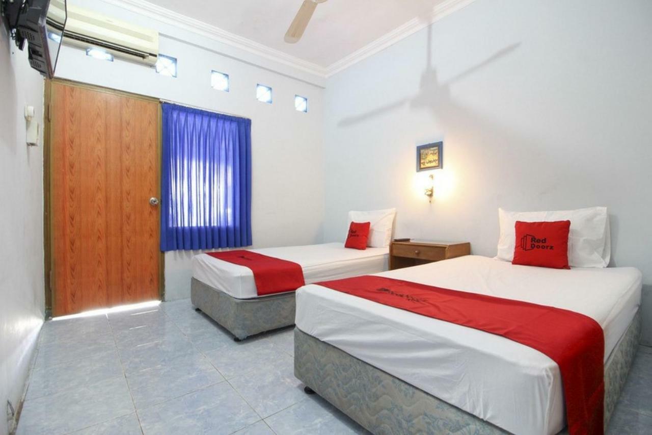 Hotel Reddoorz Syariah At Jalan Menteri Supeno Yogyakarta Esterno foto