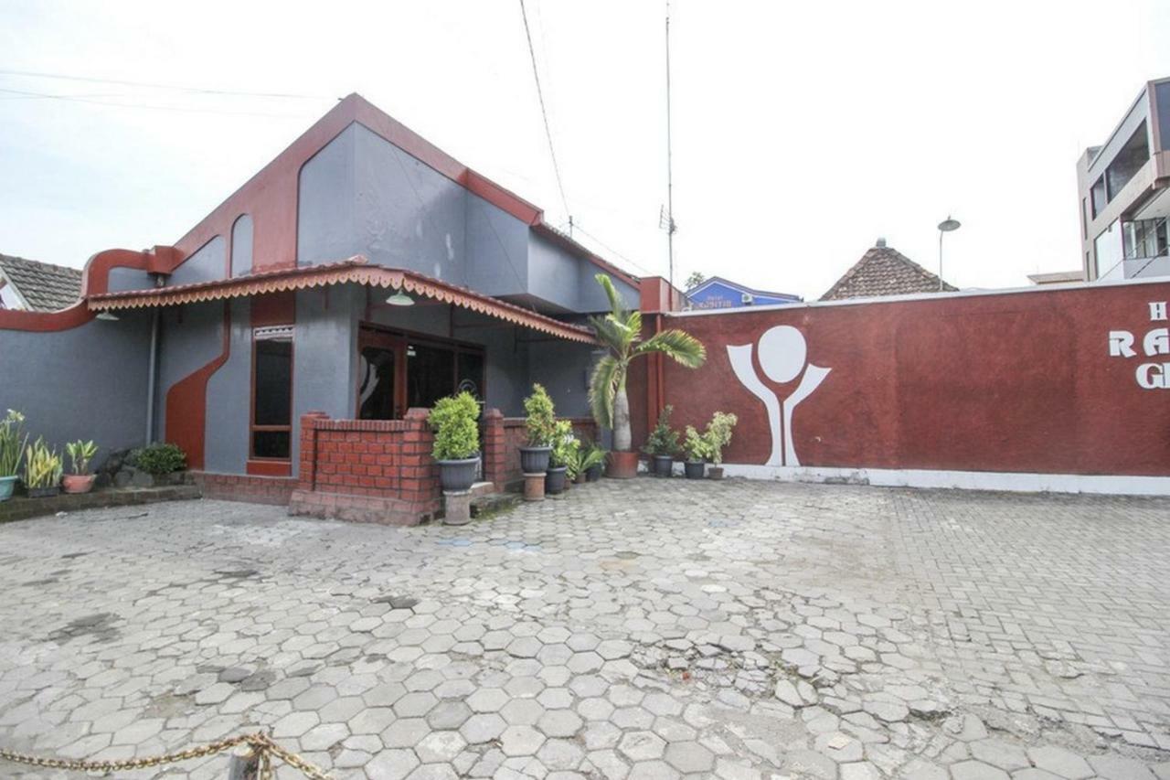 Hotel Reddoorz Syariah At Jalan Menteri Supeno Yogyakarta Esterno foto